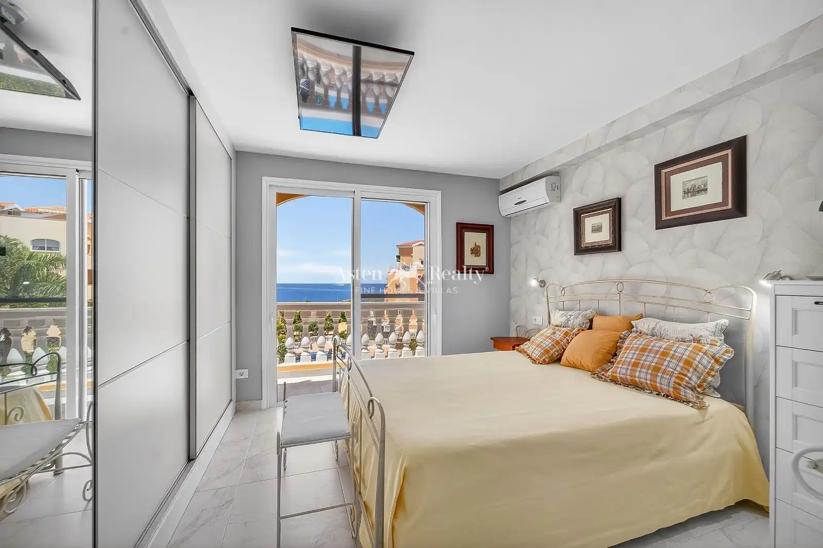 Schlafzimmer von Maisonette zum Verkauf in Arona mit Klimaanlage, Terrasse und Abstellraum