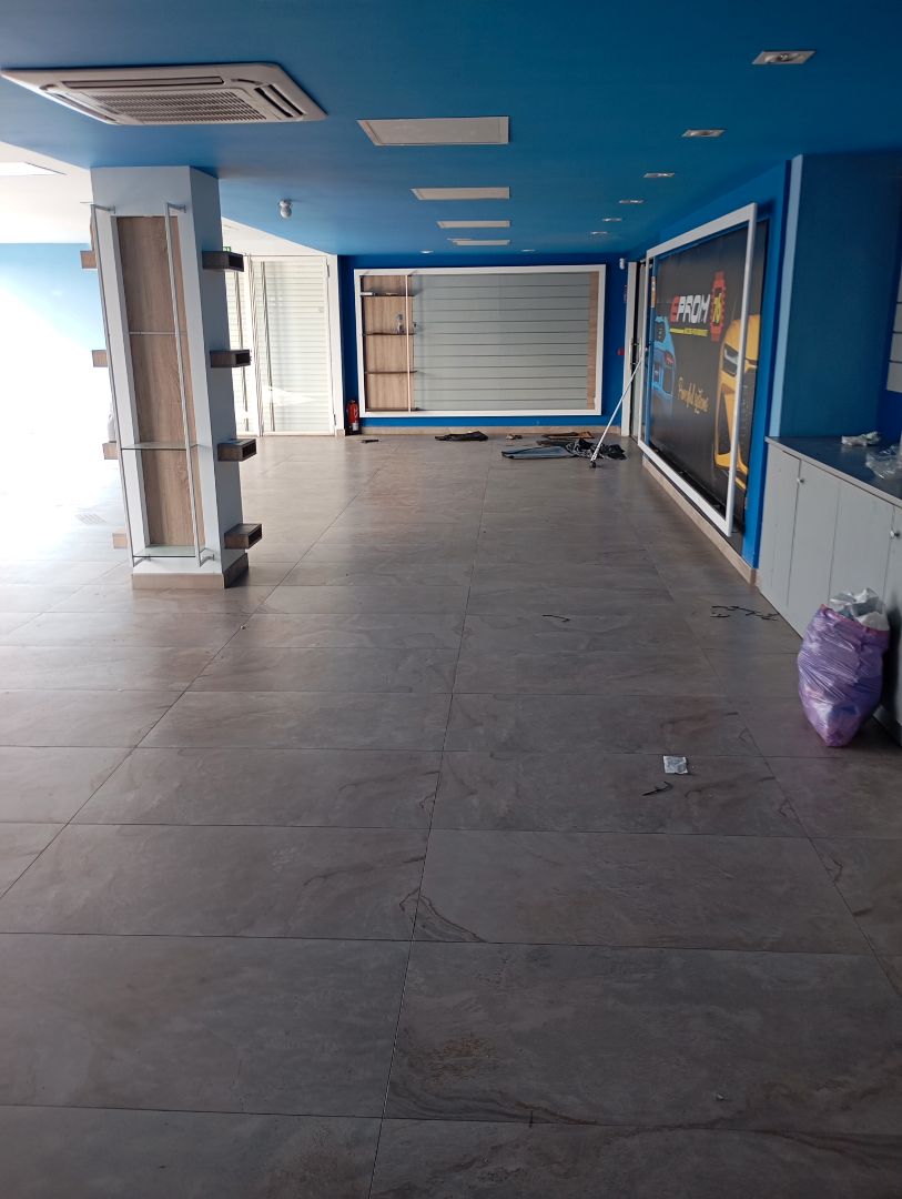 Industrial buildings to rent in Sax  with Heating and Alarm