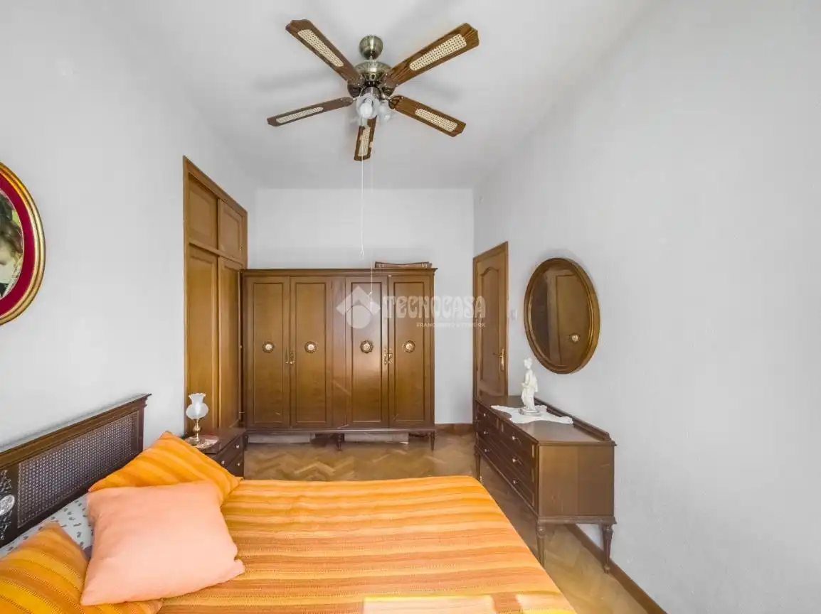 Bedroom of Flat for sale in Madrid  with Air Conditioner, Heating and Parquet flooring