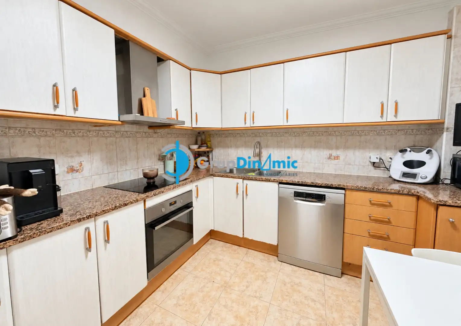 Kitchen of Duplexes for sale in Avinguda Catalunya