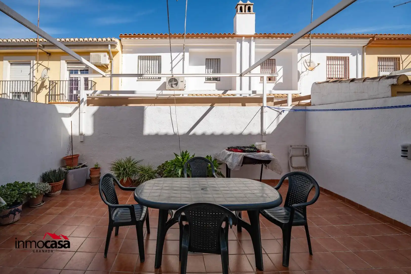 Terrassa de Casa adosada en venda en Armilla amb Aire condicionat, Calefacció i Jardí privat
