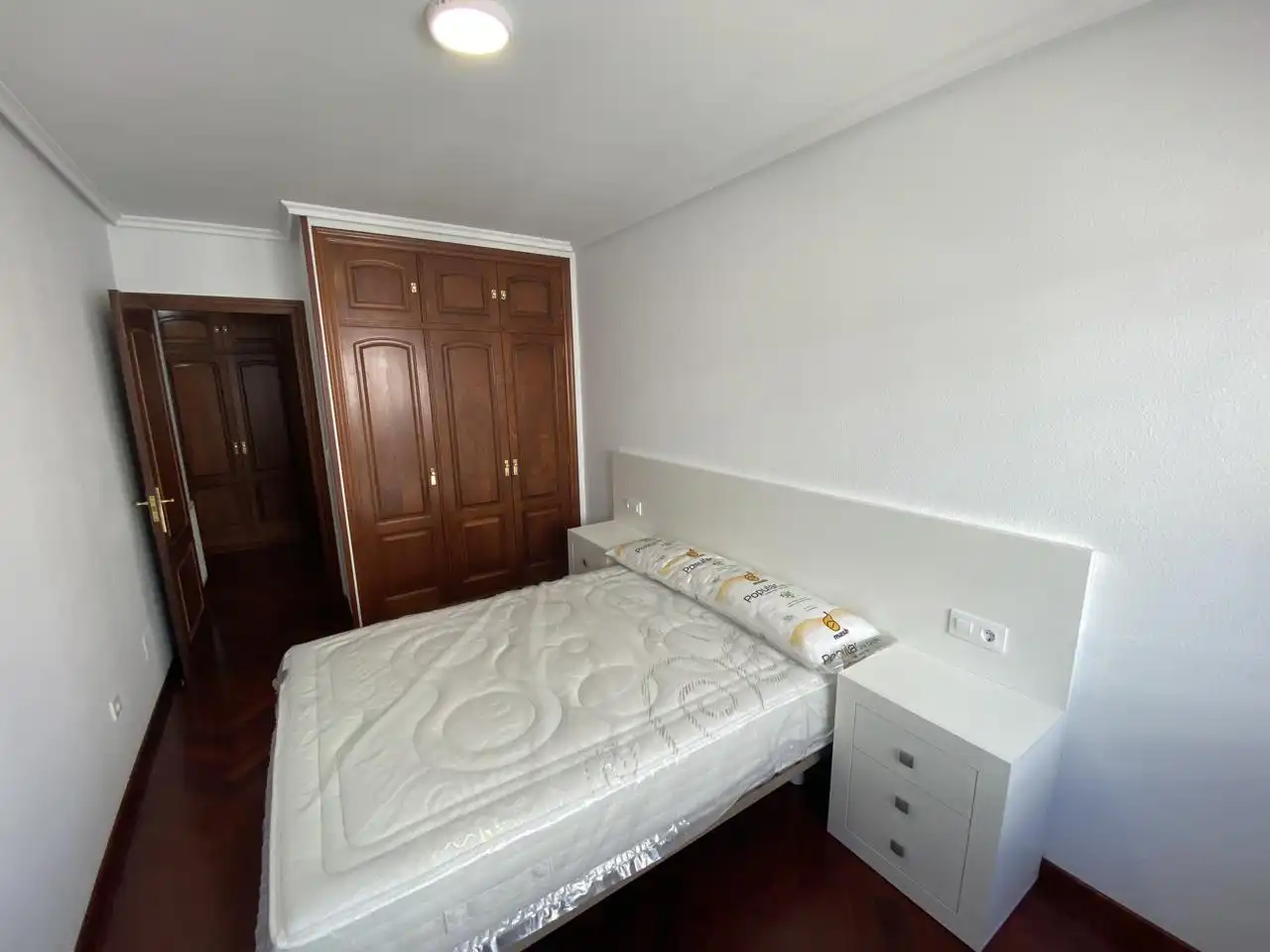 Habitación de Piso de alquiler en A Coruña Capital  con Calefacción y Amueblado
