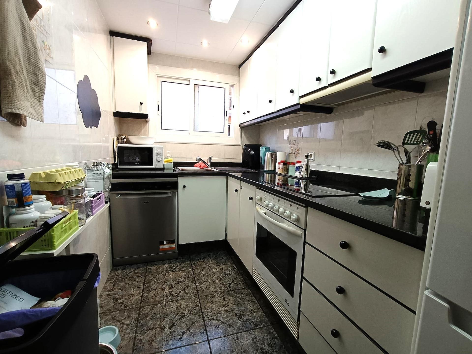 Cuina de Pis en venda en Mataró amb Aire condicionat i Balcó