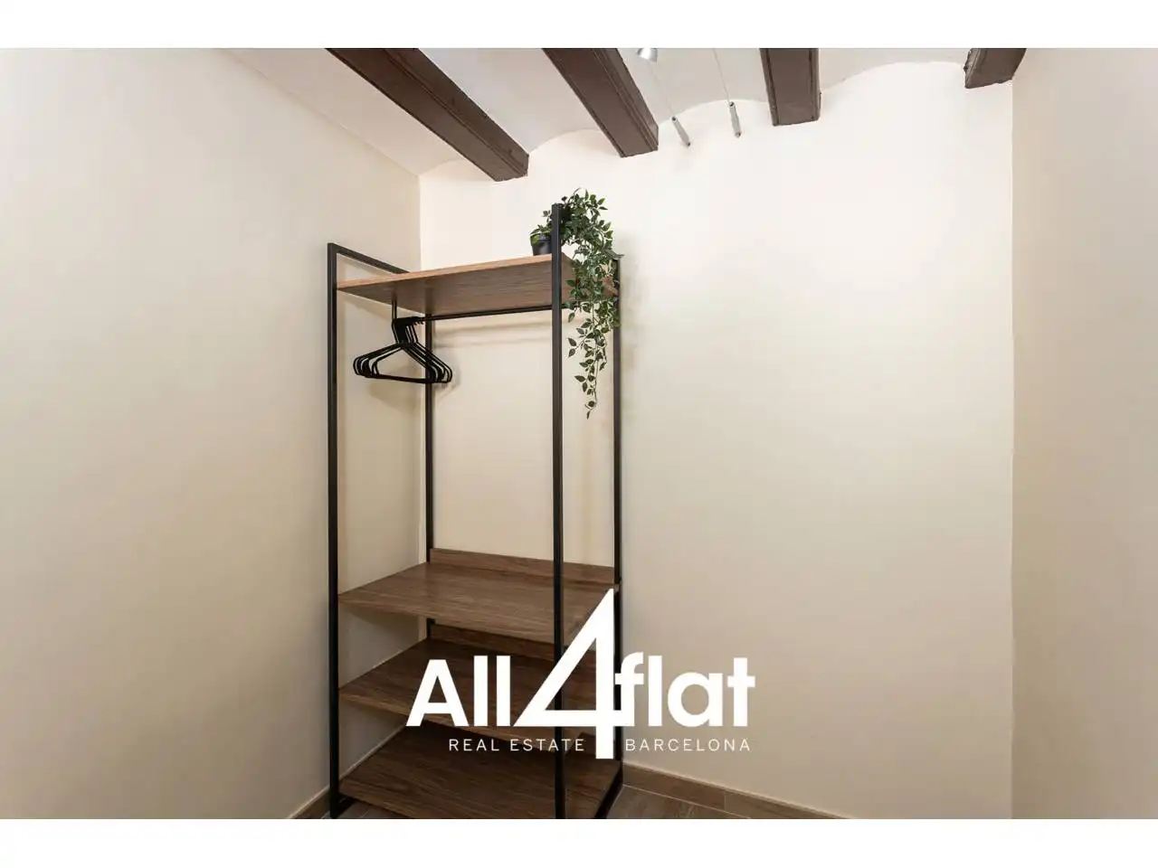 Schlafzimmer von Wohnung zum Verkauf in Barcelona mit Klimaanlage, Parkett und Möbliert