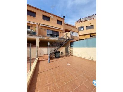 Vista exterior de Casa adosada en venda en Olesa de Montserrat amb Aire condicionat i Terrassa