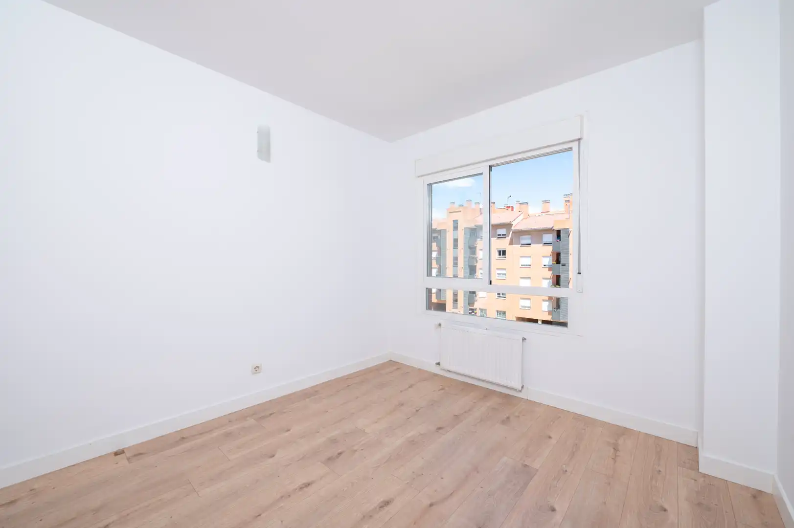 Habitación de Piso en venta en Madrid con Trastero