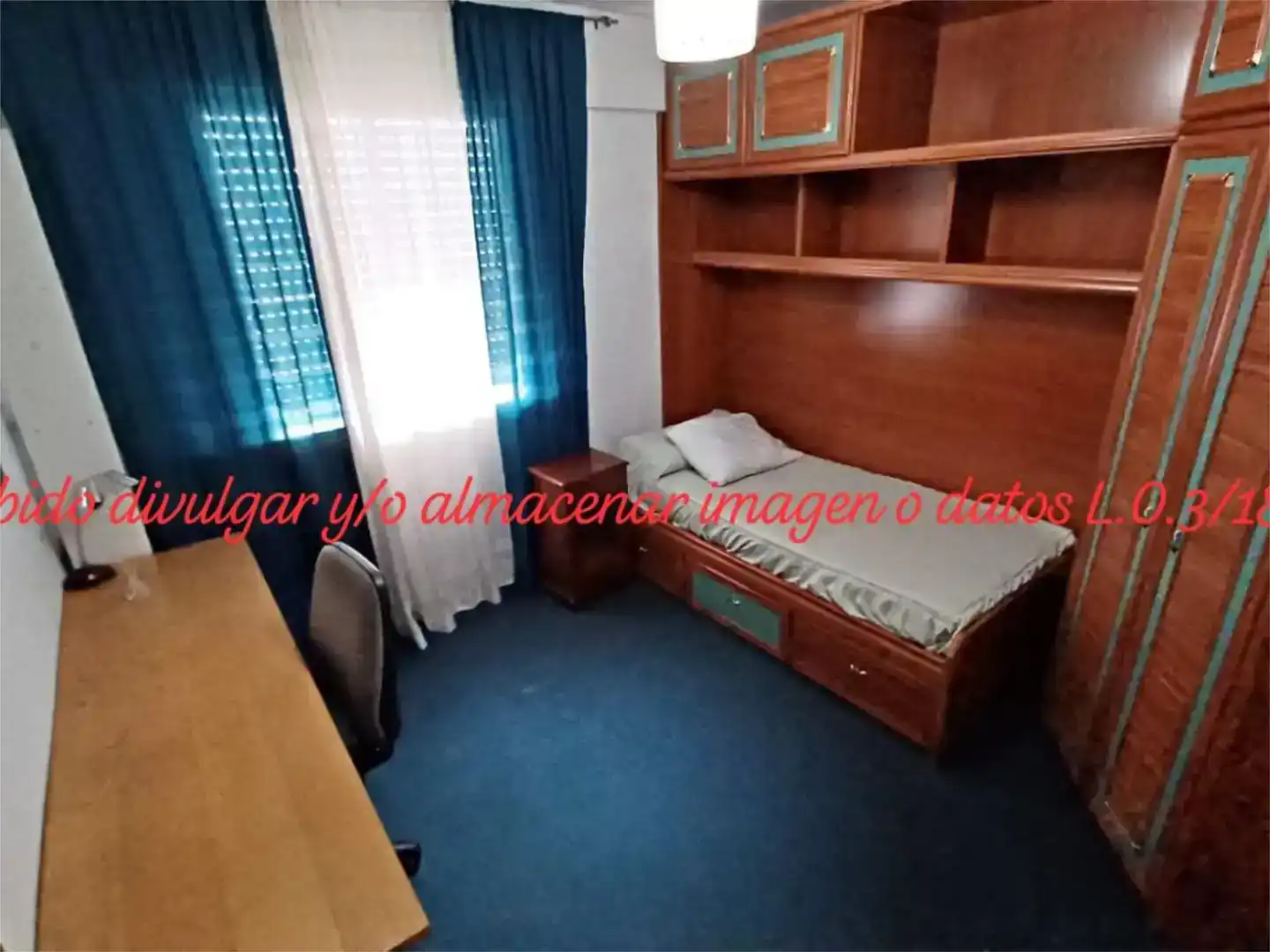 Dormitori de Apartament de lloguer en  Sevilla Capital amb Aire condicionat i Balcó