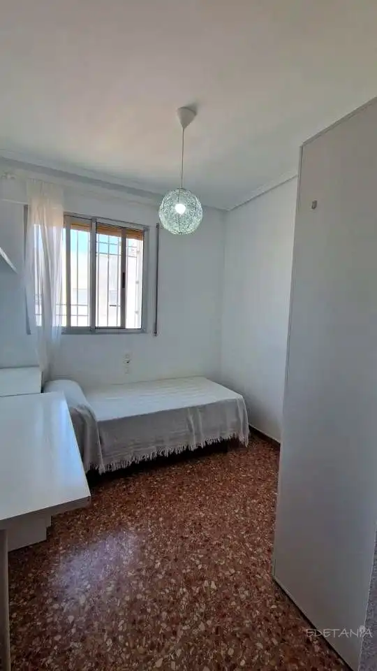 Habitación de Piso en venta en Alfara del Patriarca con Aire acondicionado, Trastero y Amueblado