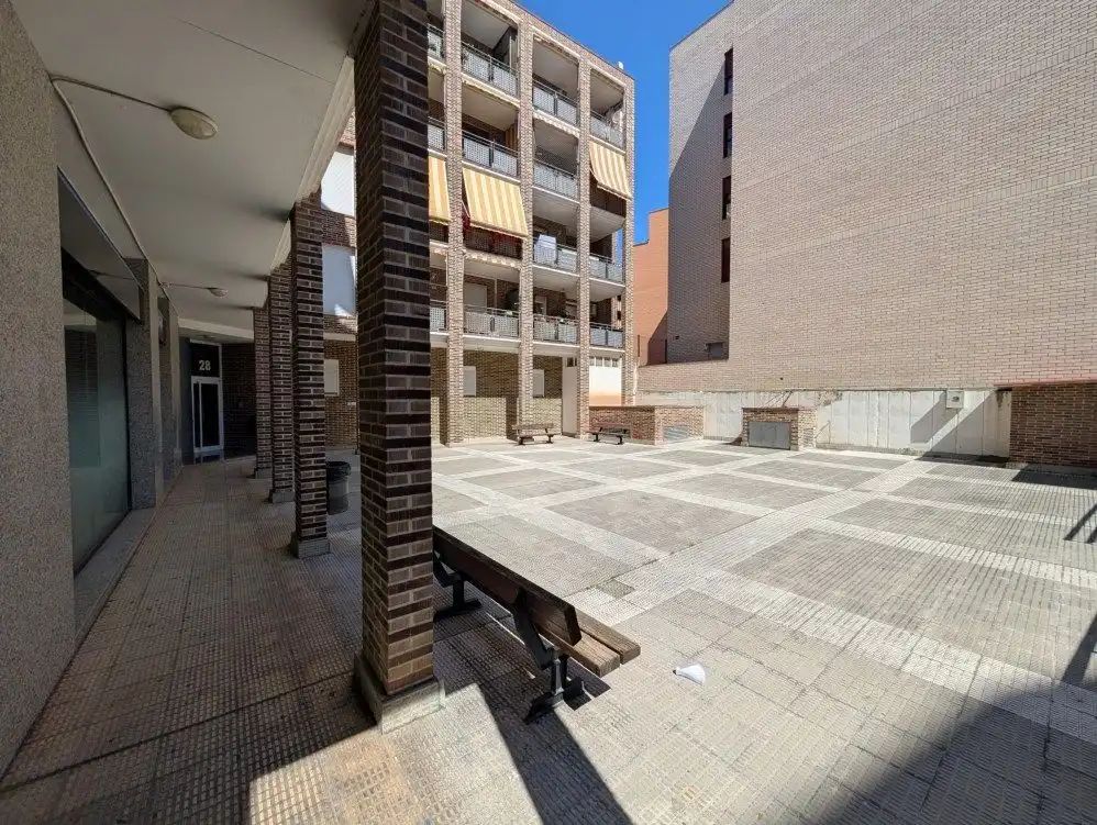Vista exterior de Garaje en venta en Cuarte de Huerva