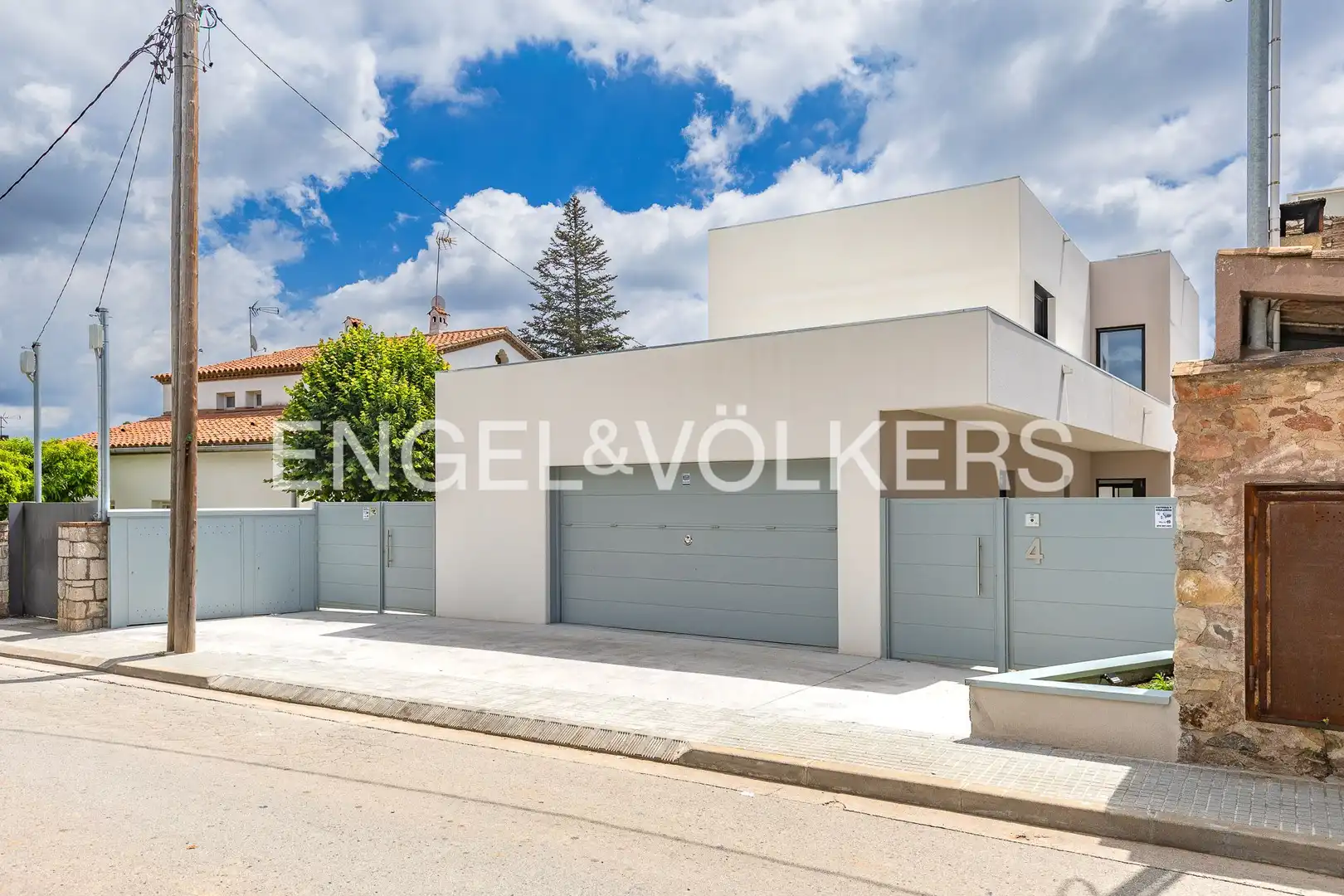 Vista exterior de Casa o chalet en venta en Matadepera con Calefacción, Parquet y Terraza