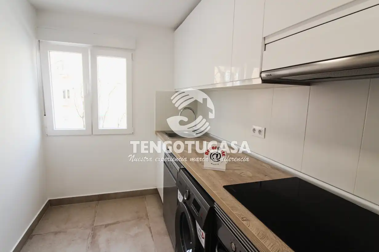 Kitchen of Flat for sale in Madrid  with Air Conditioner, Heating and Furnished