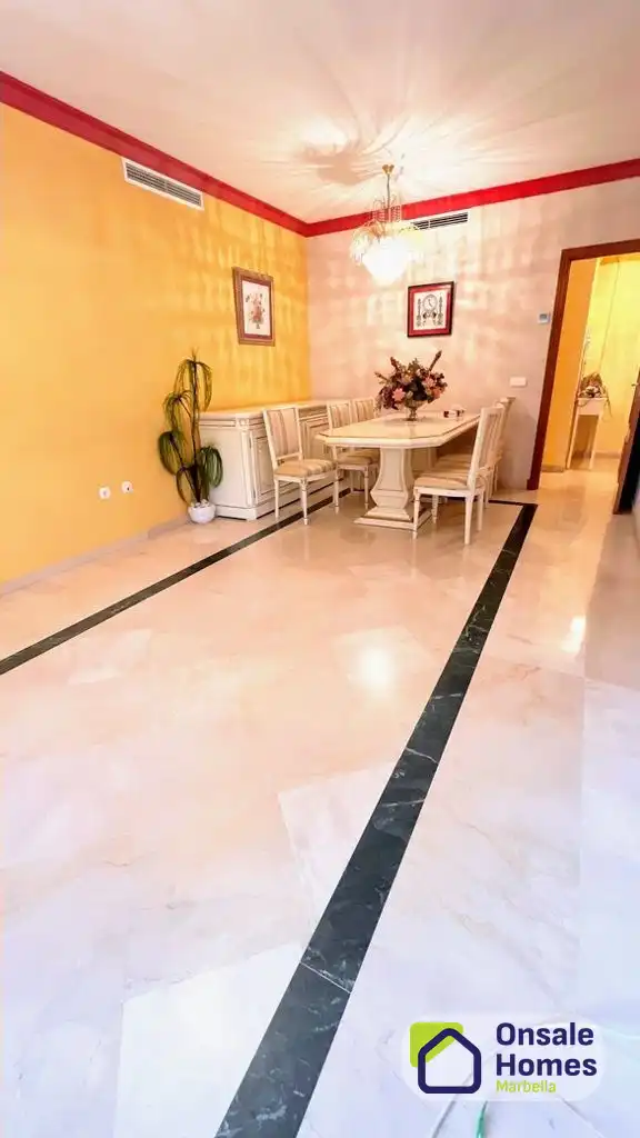 Dining room of Flat for sale in Marbella Centro