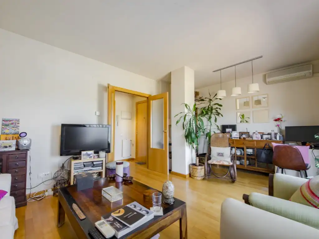 Sala d'estar de Pis de lloguer en Madrid amb Jardí privat, Terrassa i Piscina