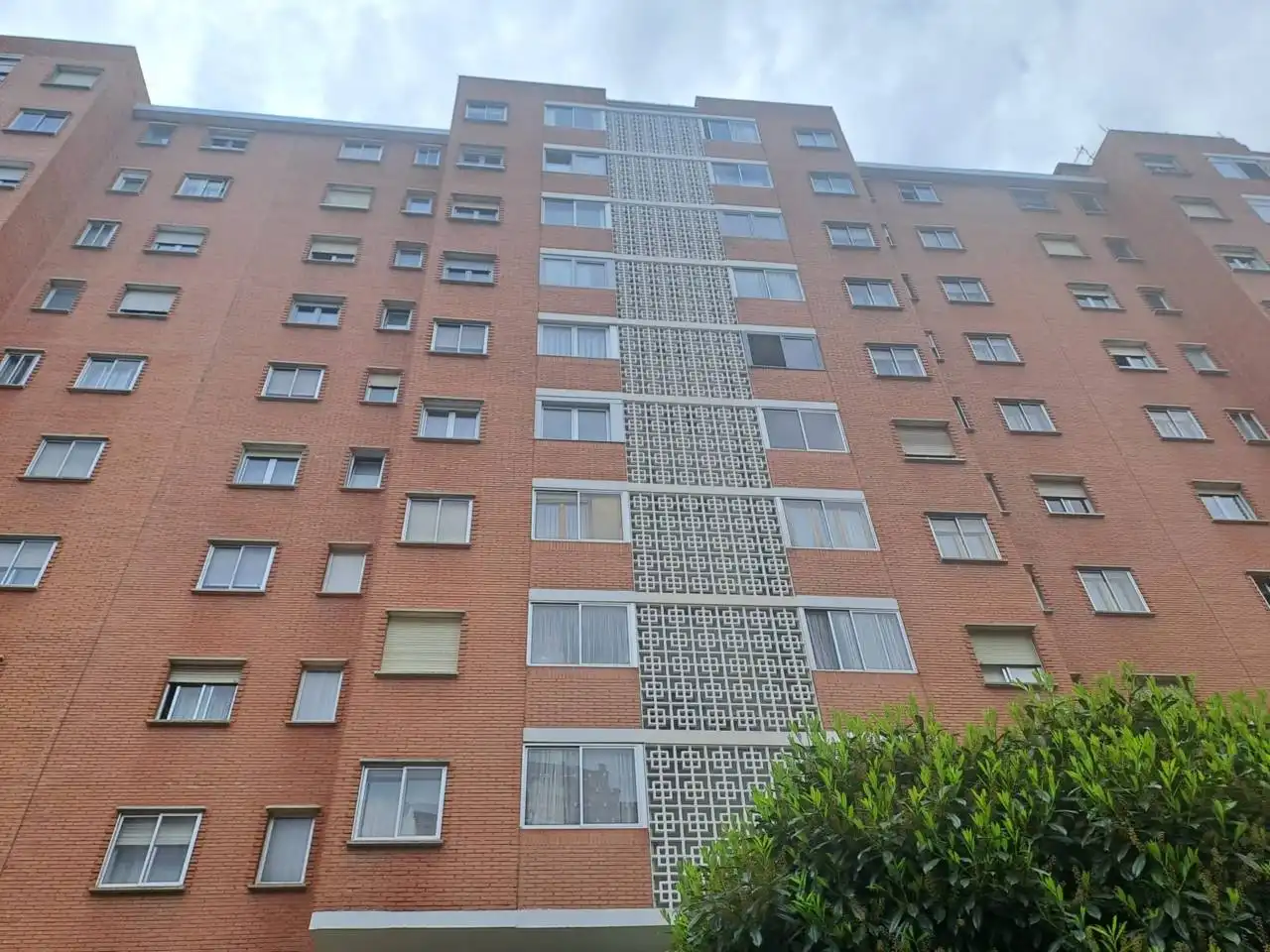 Vista exterior de Piso en venta en Burgos Capital con Calefacción y Terraza
