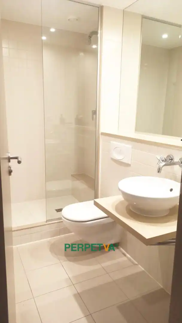 Bathroom of Flat for rent in Barcelona  with Air Conditioner, Swimming Pool and Furnished