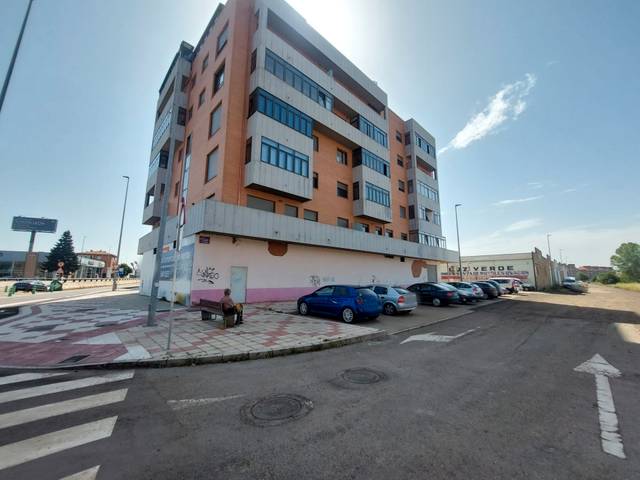 Local comercial en Venta en Avenida de Portugal en Armunia