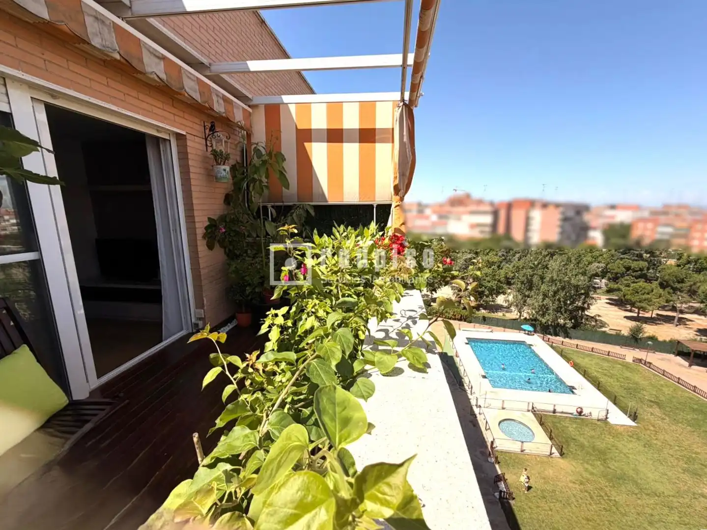Garden of Attic for sale in Móstoles  with Air Conditioner, Heating and Private garden