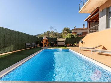 Casa pareada con balcón en venta en Airesol