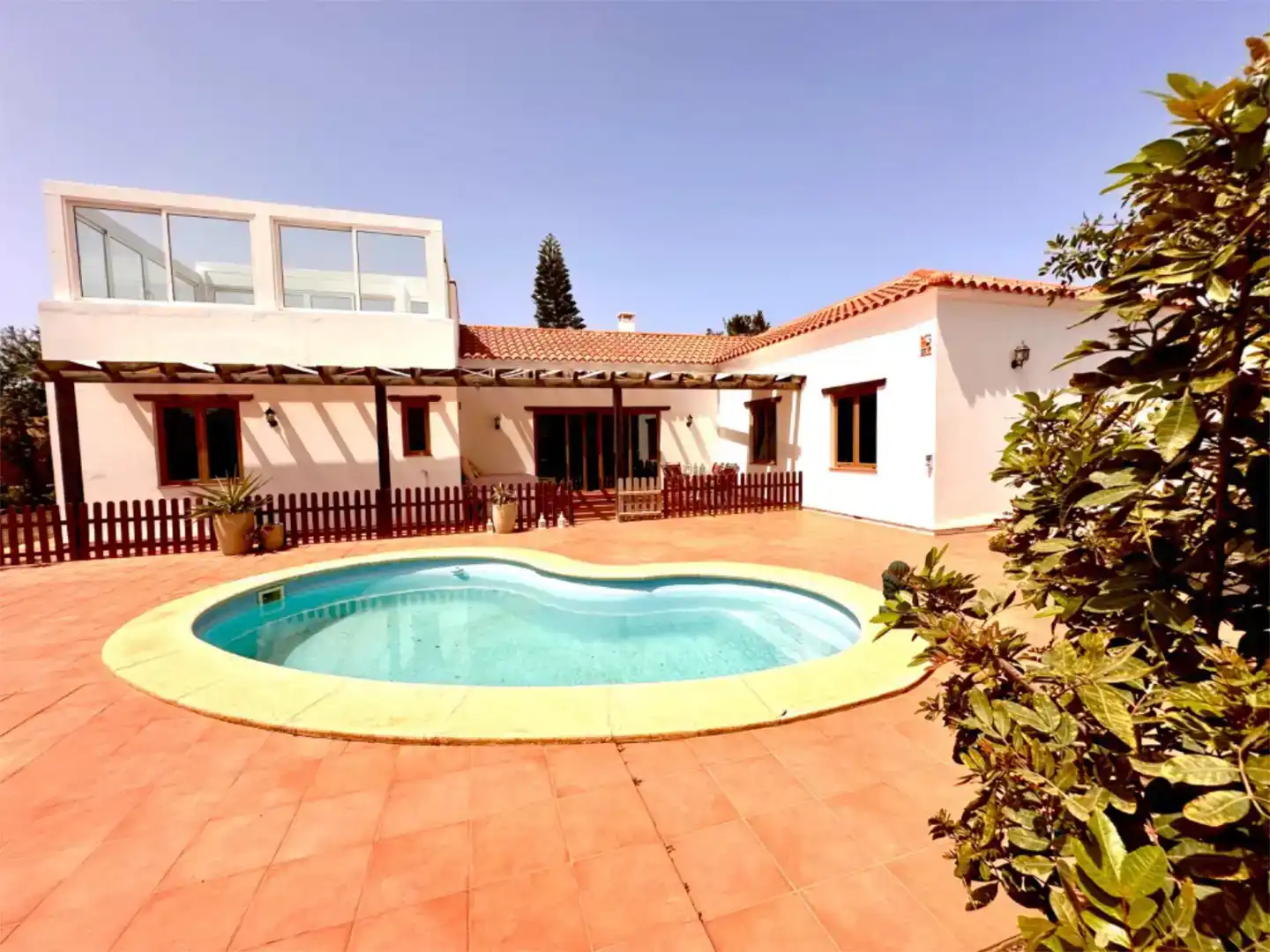 Vista exterior de Casa o xalet en venda en La Oliva amb Piscina i Balcó