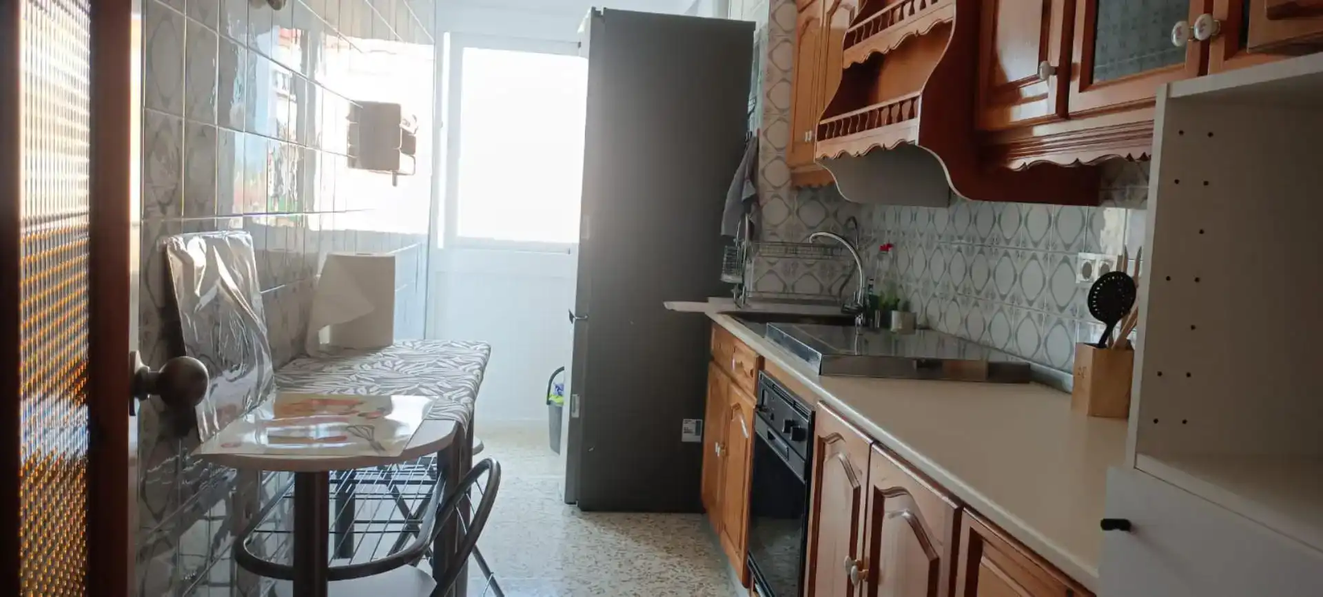 Kitchen of Flat for share in Granada  with Furnished, Oven and Washing machine