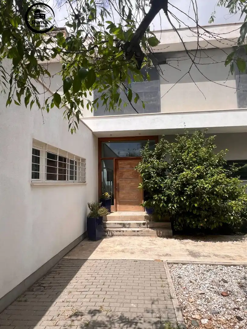 Vista exterior de Casa o xalet en venda en Las Gabias amb Aire condicionat, Calefacció i Jardí privat