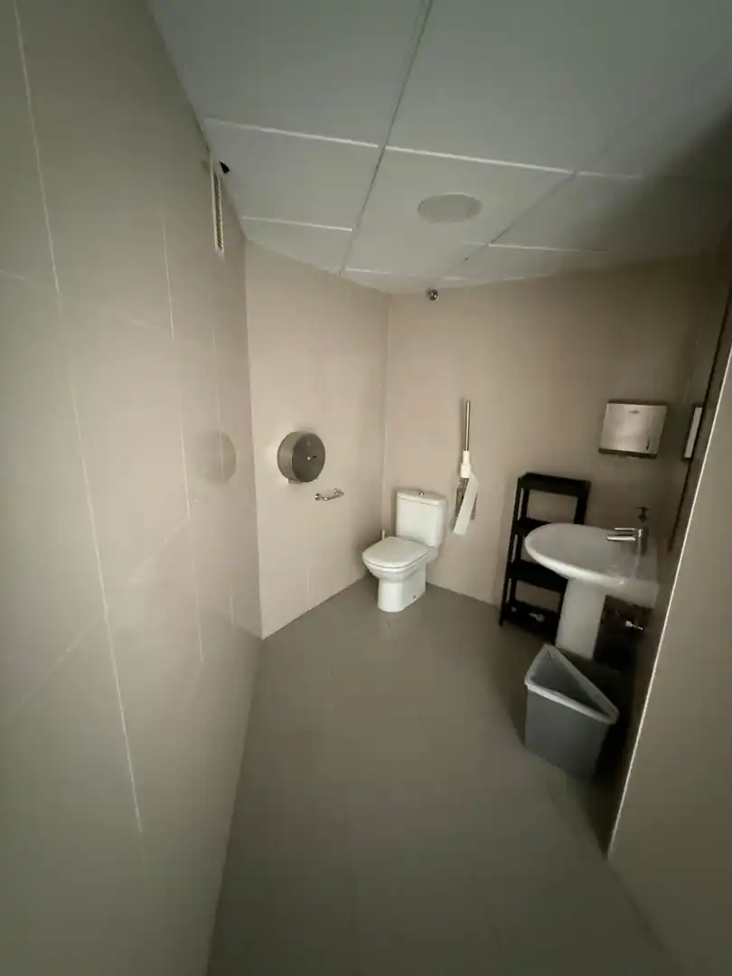 Badezimmer von Büro zur Miete in Málaga