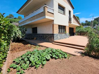 Vista exterior de Casa o xalet en venda en Vacarisses amb Terrassa i Balcó