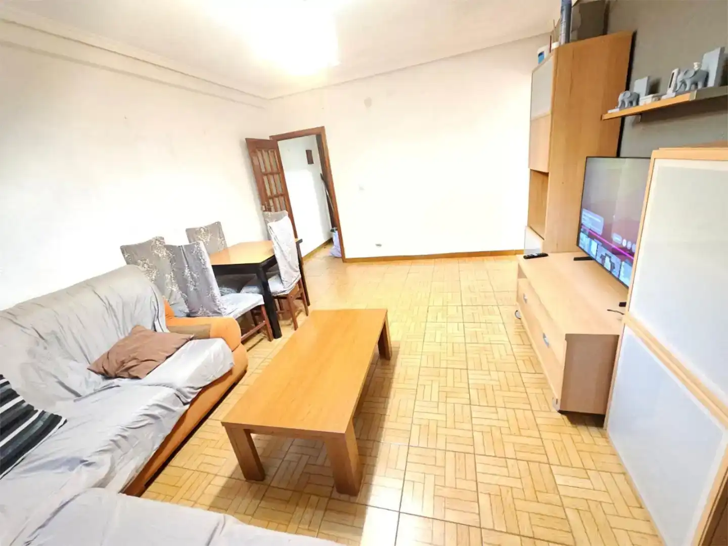 Living room of Flat for rent in Parla  with Furnished, Oven and Washing machine