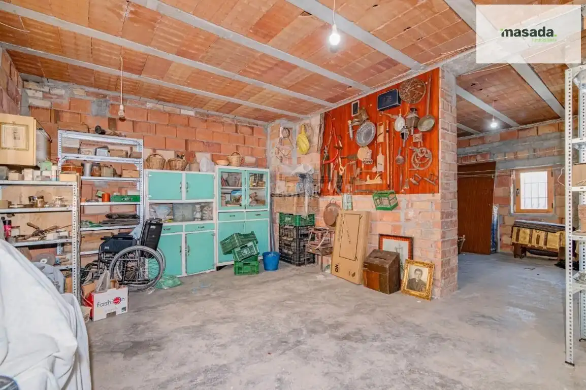 Casa adosada en venta en Montefrío