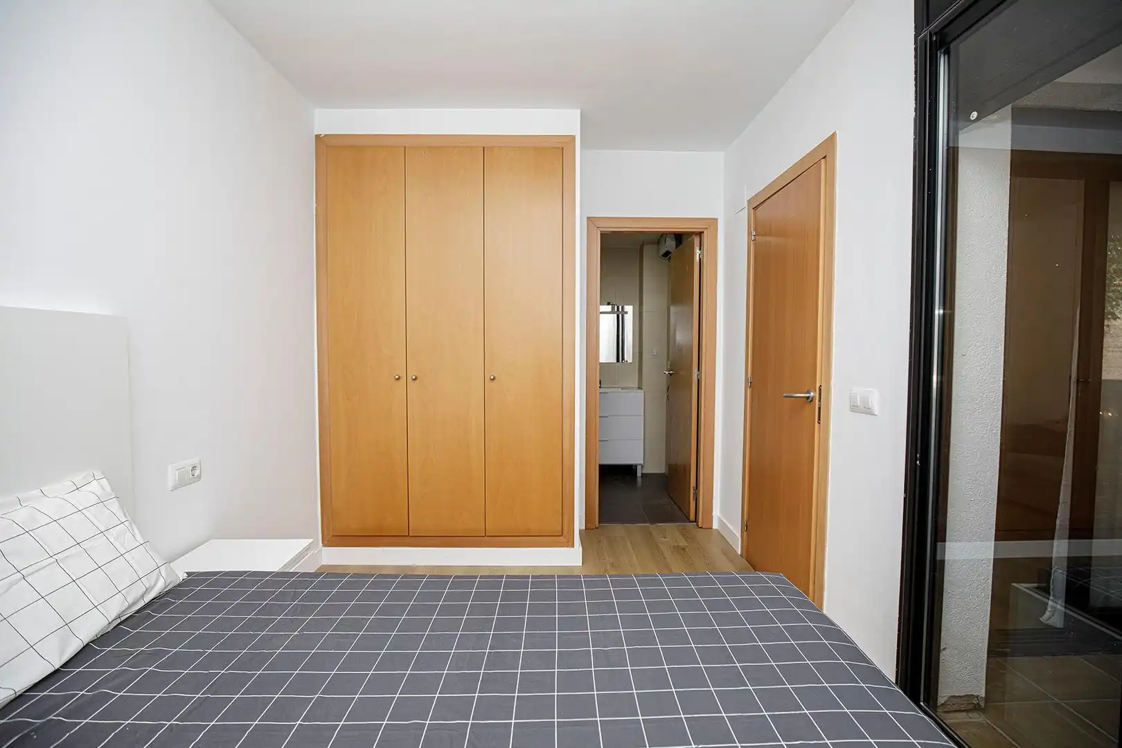 Dormitori de Apartament de lloguer en Girona amb Parquet