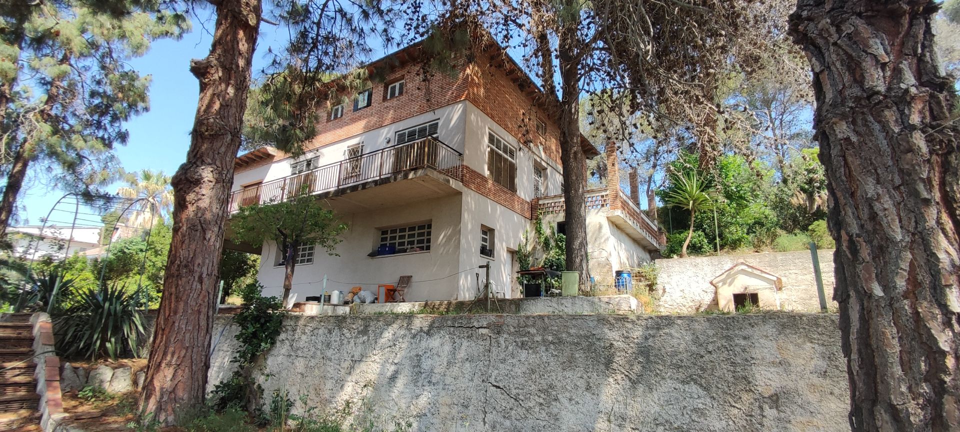 Vista exterior de Finca rústica en venda en Lliçà d'Amunt amb Calefacció, Jardí privat i Moblat