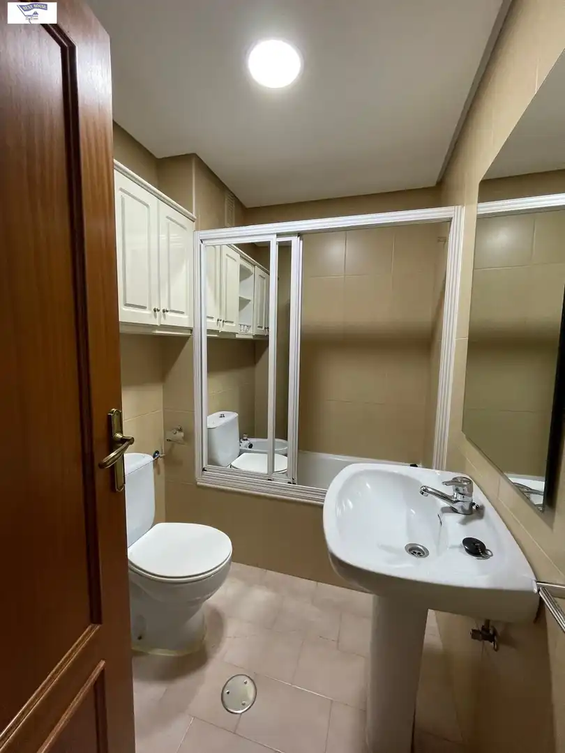 Bathroom of Flat for rent in Albacete  with Heating, Furnished and Balcony