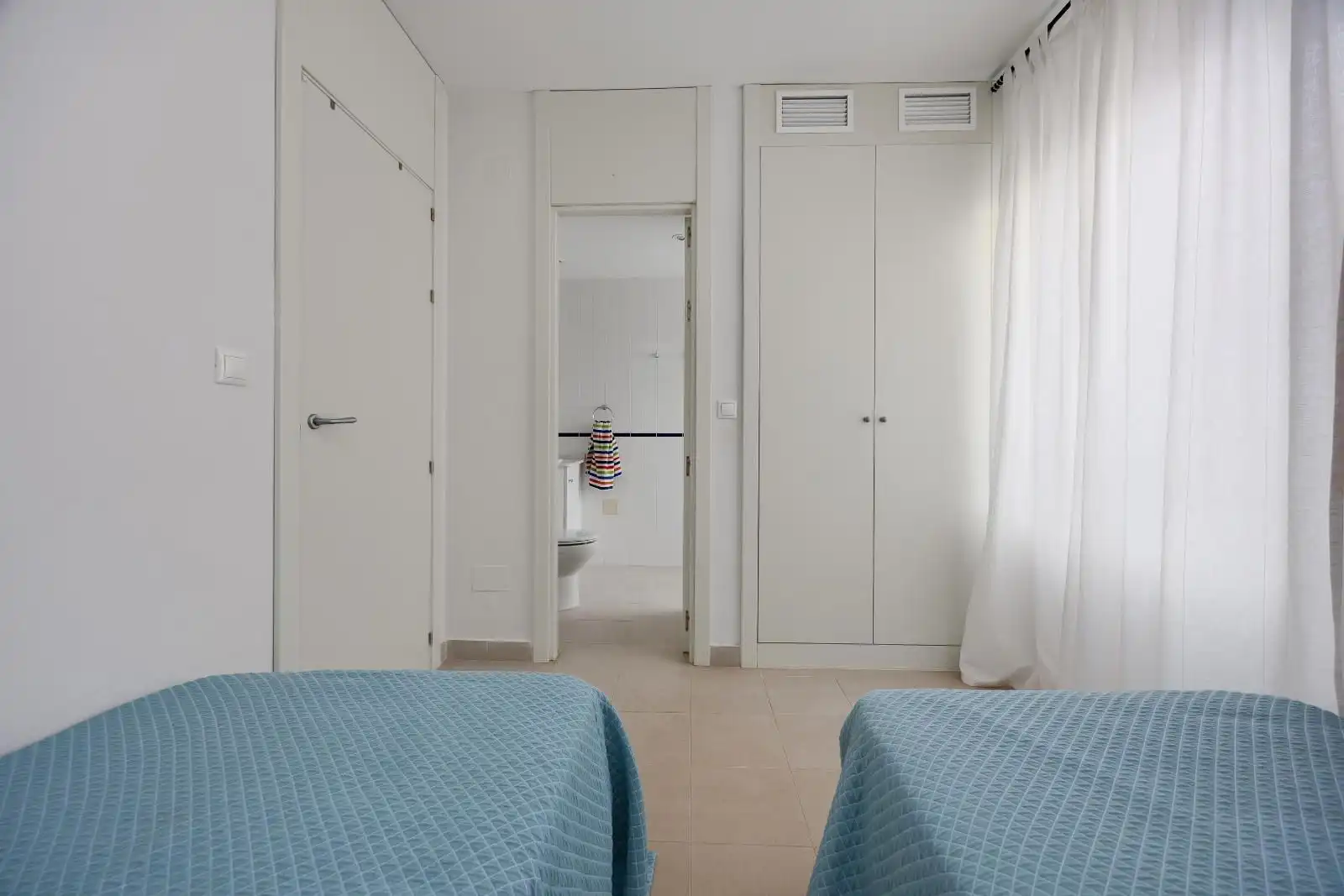 Dormitori de Apartament en venda en Orihuela amb Terrassa i Piscina comunitària