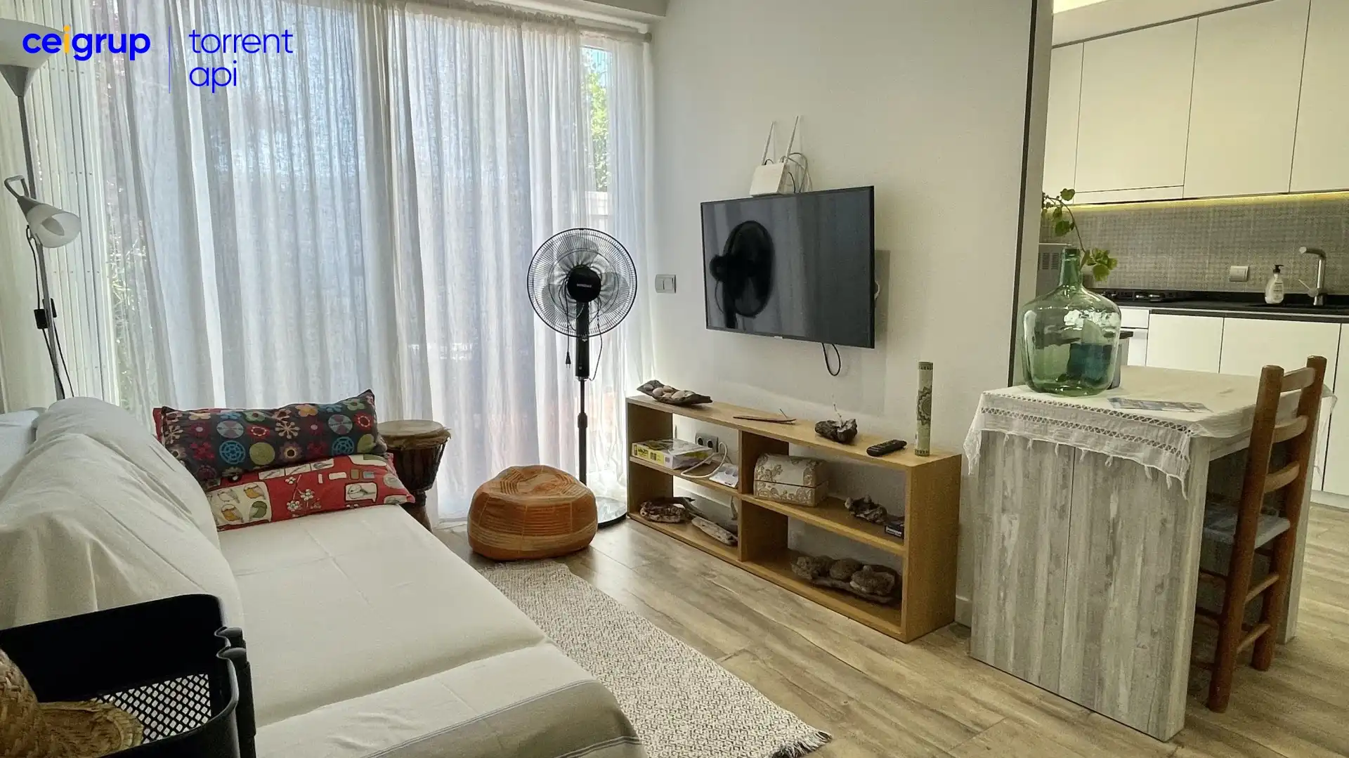 Sala de estar de Casa adosada en venta en L'Estartit con Terraza y Balcón