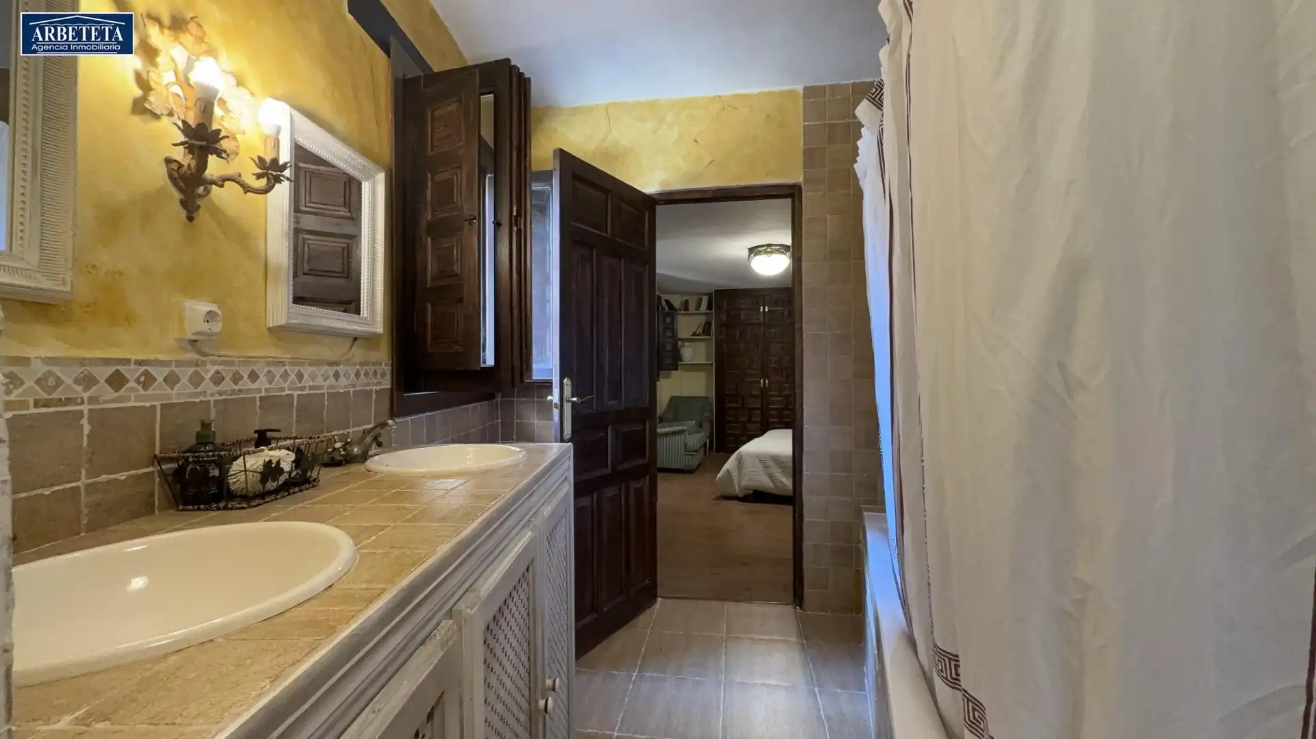 Baño de Finca rústica en venta en Pastrana con Calefacción y Balcón