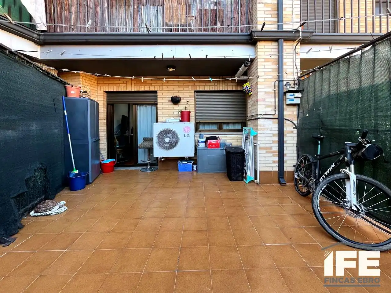 Ground floor for sale in Alagón