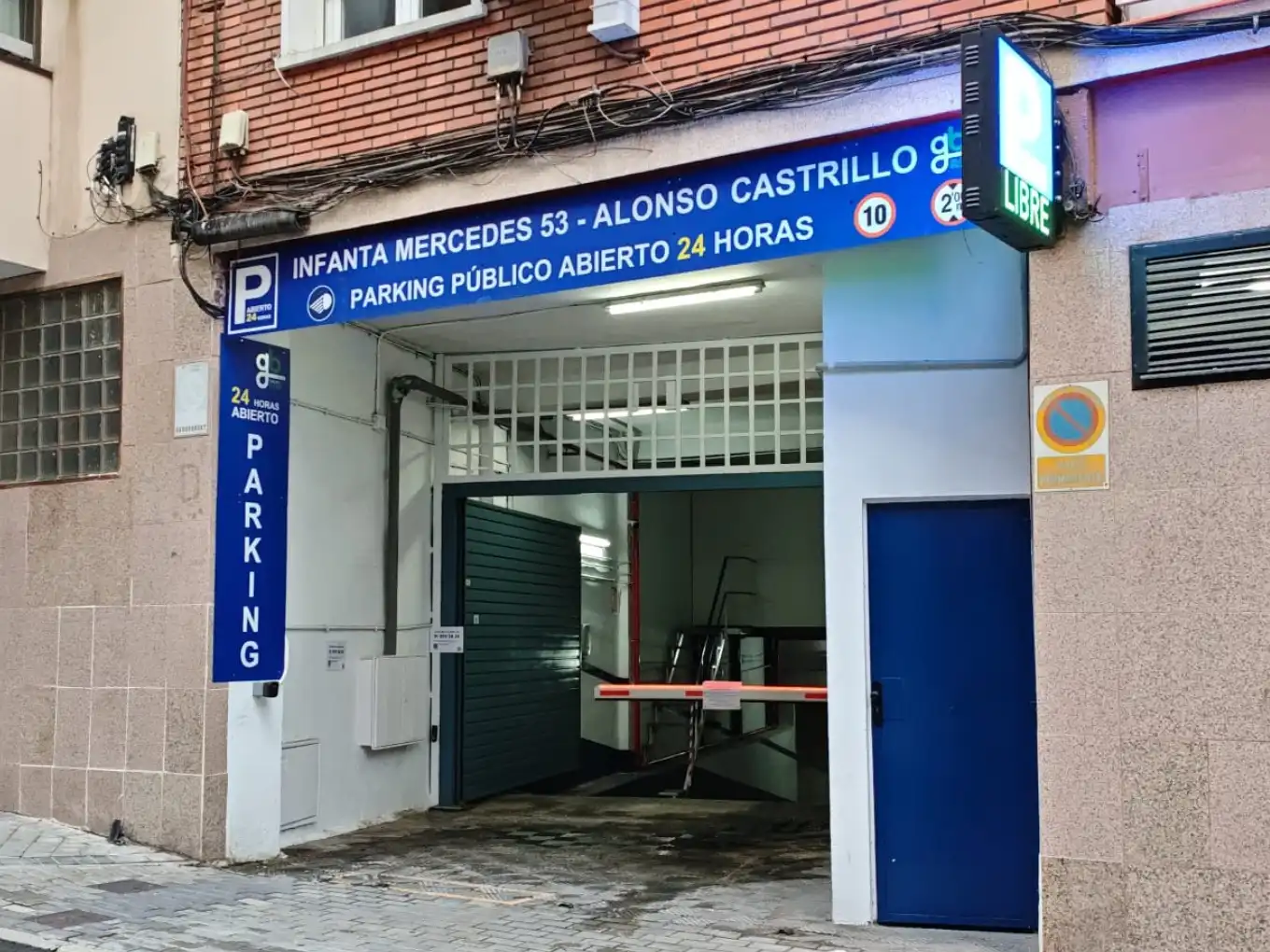 Parking of Garage for rent in Madrid  with Alarm