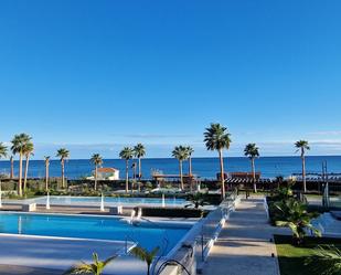 Swimming pool of Apartment to rent in Estepona  with Air Conditioner, Terrace and Balcony