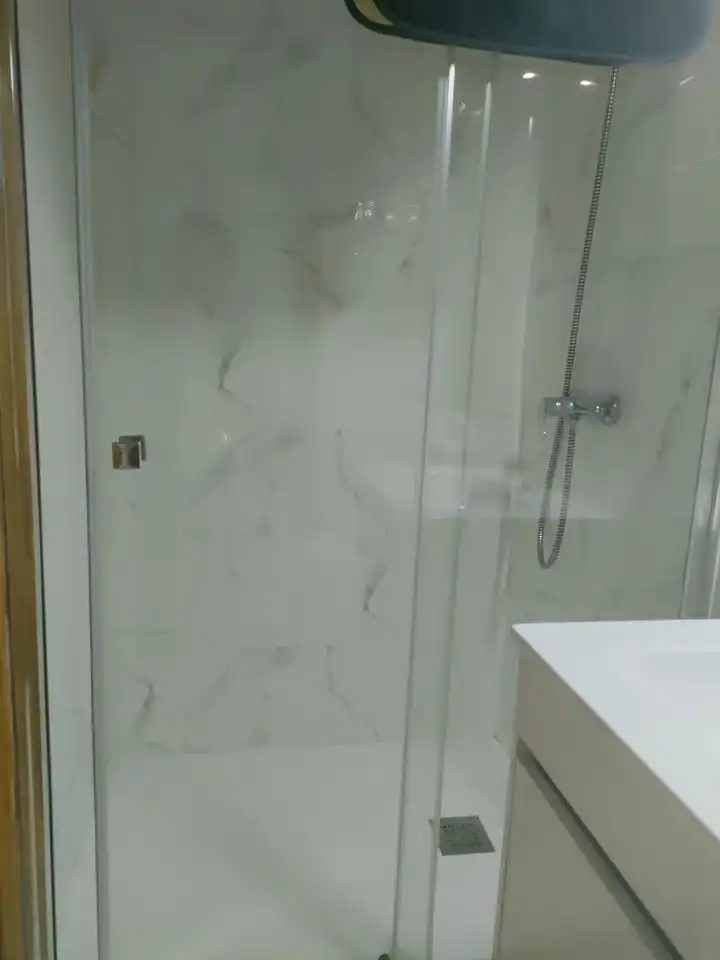 Baño de Piso de alquiler en Santiago de Compostela  con Calefacción y Amueblado