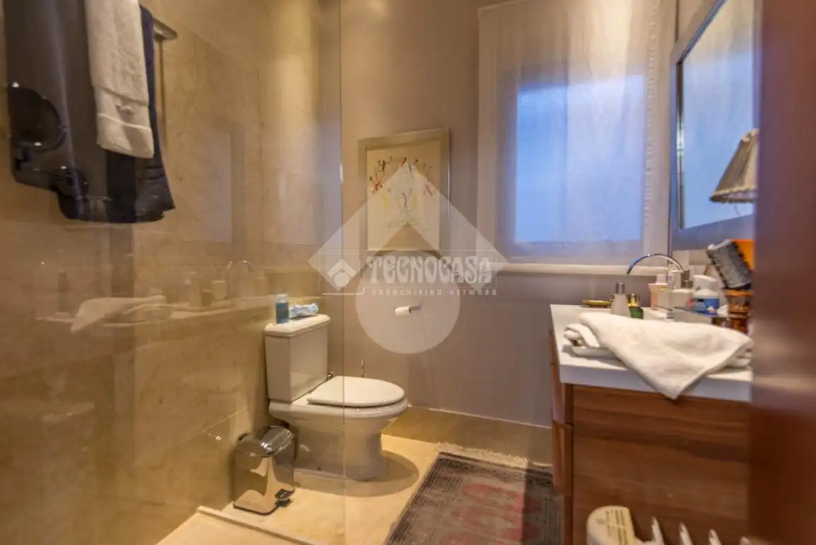 Badezimmer von Gebäude zum Verkauf in Madrid