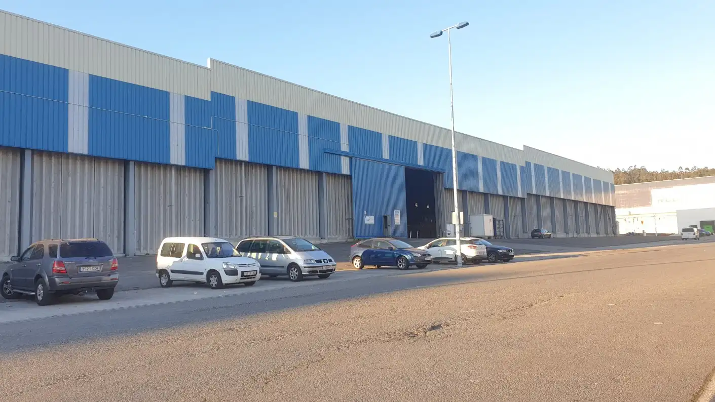 Vista exterior de Nau industrial de lloguer en Culleredo