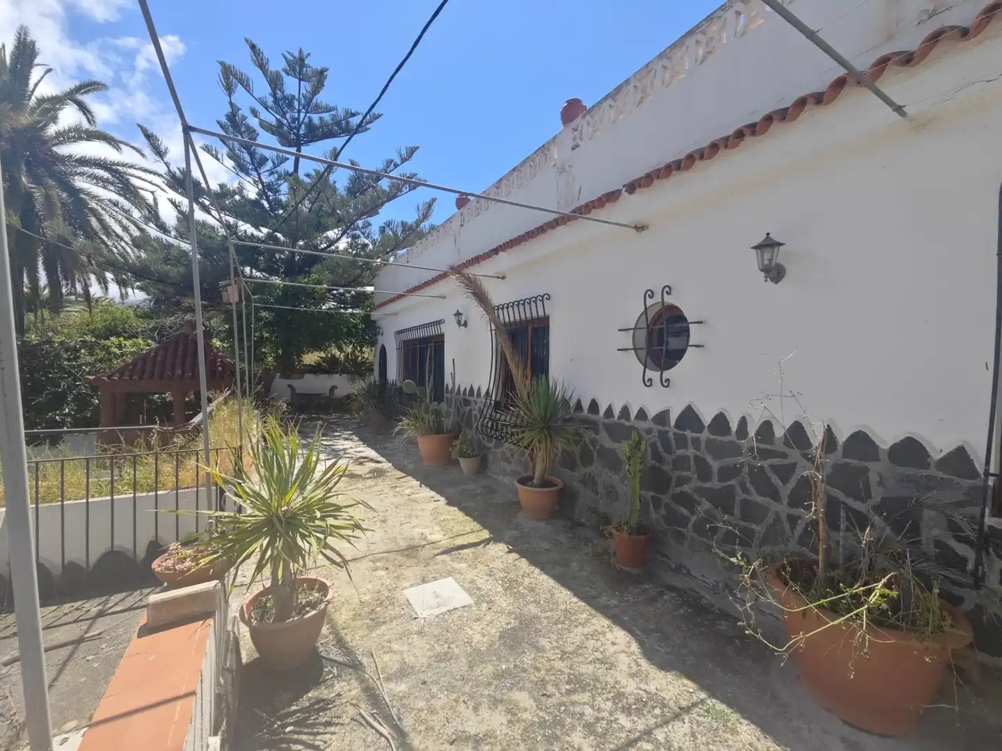 Vista exterior de Casa o xalet en venda en Santa Brígida amb Piscina comunitària