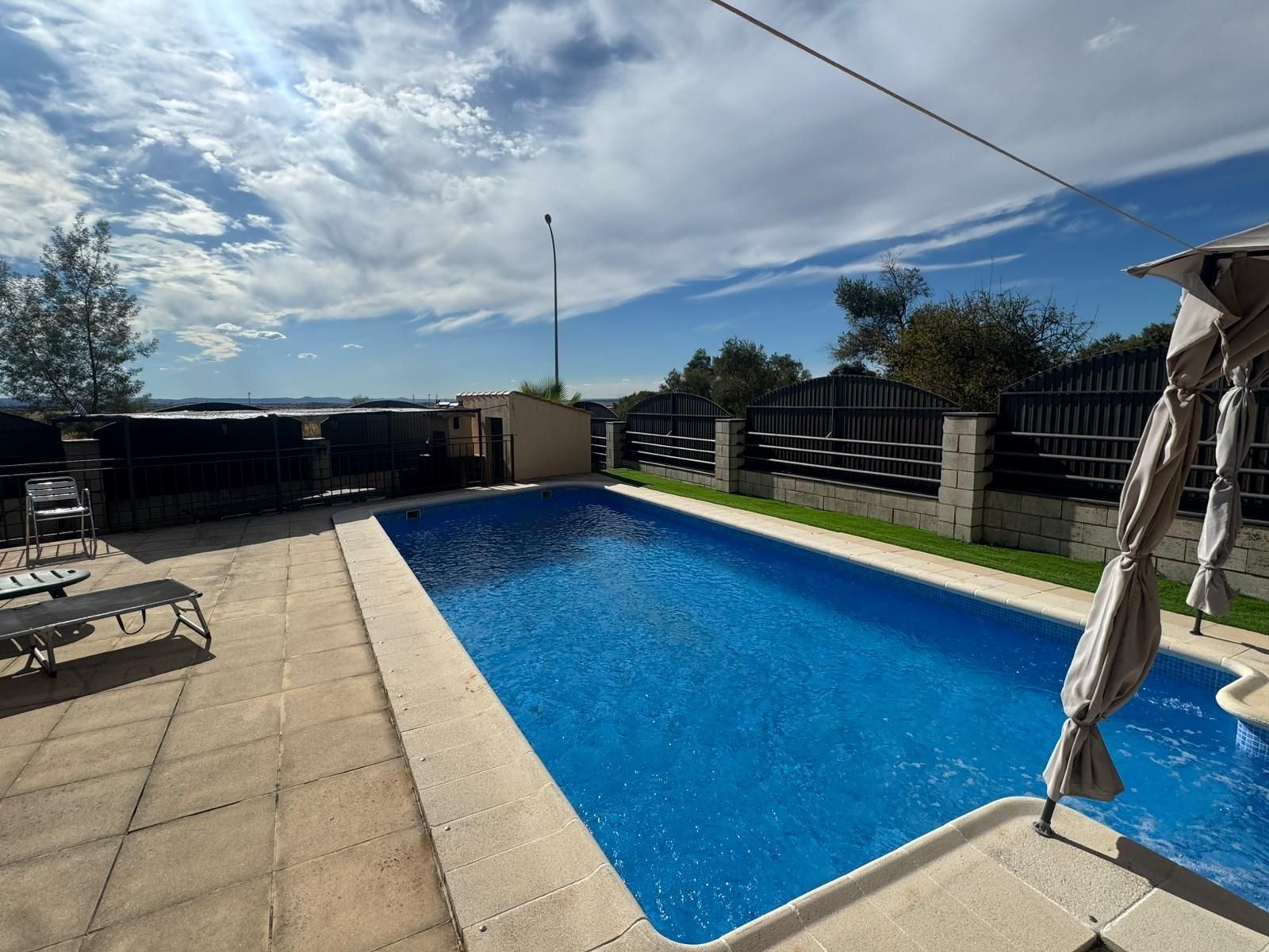 Swimming pool of House or chalet for sale in Cáceres Capital  with Air Conditioner, Heating and Private garden