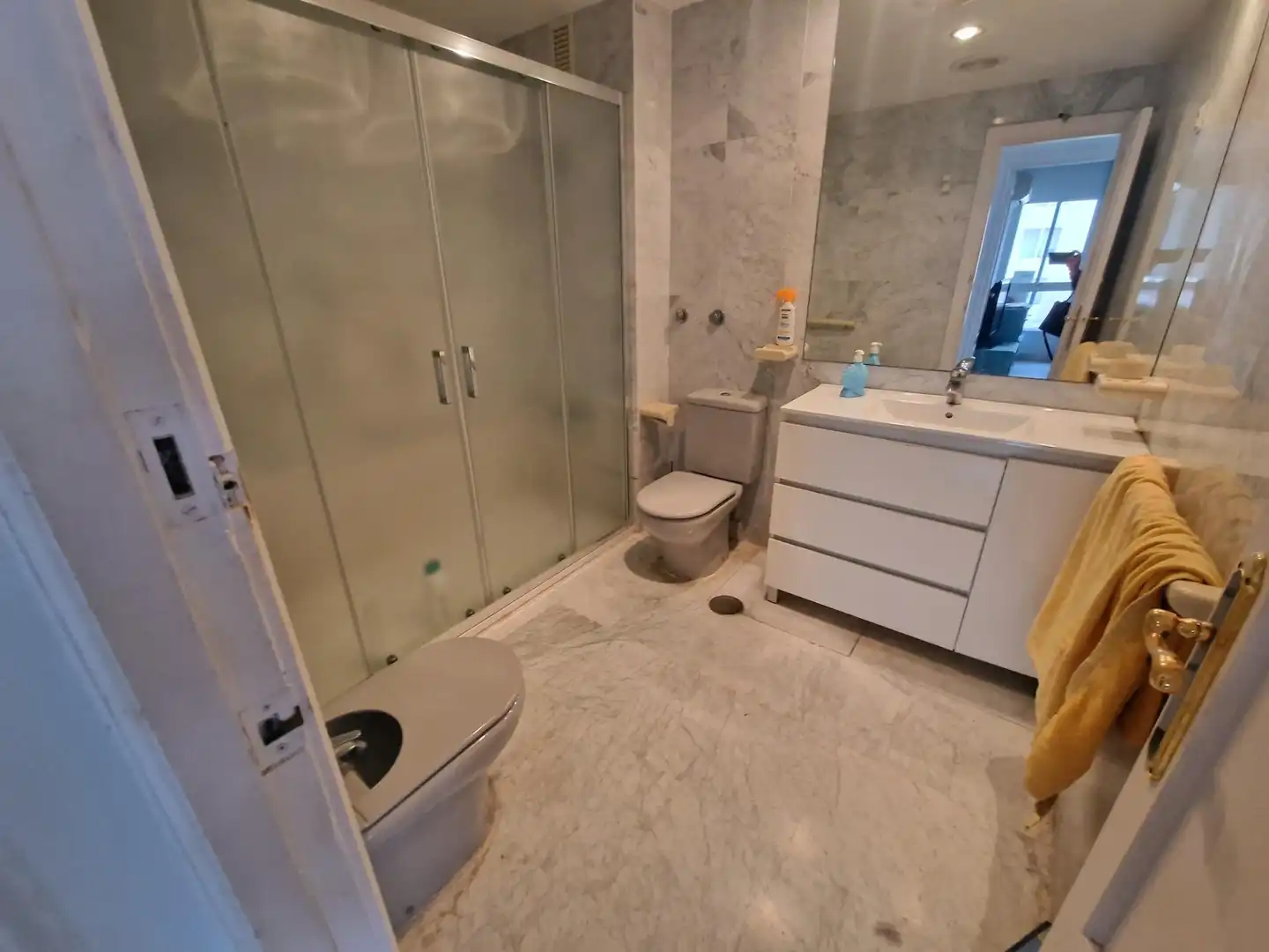 Badezimmer von Wohnung zur Miete in Águilas mit Balkon und Gemeinschaftspool