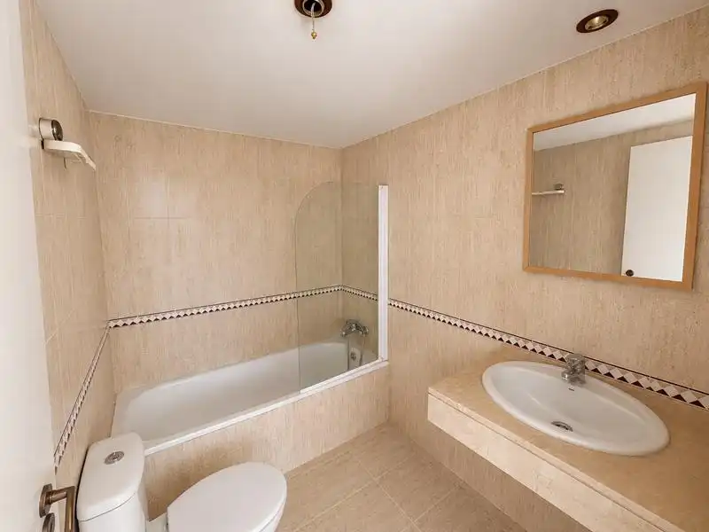 Piso con piscina en venta en San Luis de Sabinillas, imagen 6