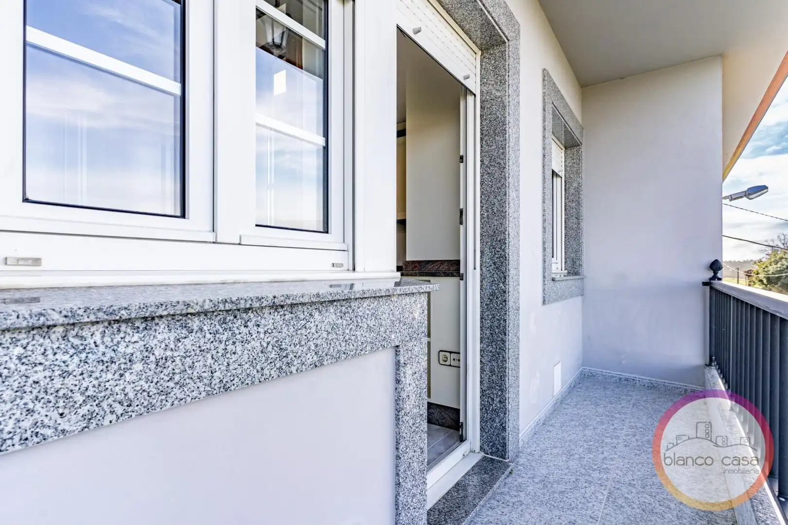 Vista exterior de Casa o xalet en venda en Malpica de Bergantiños amb Calefacció, Terrassa i Traster