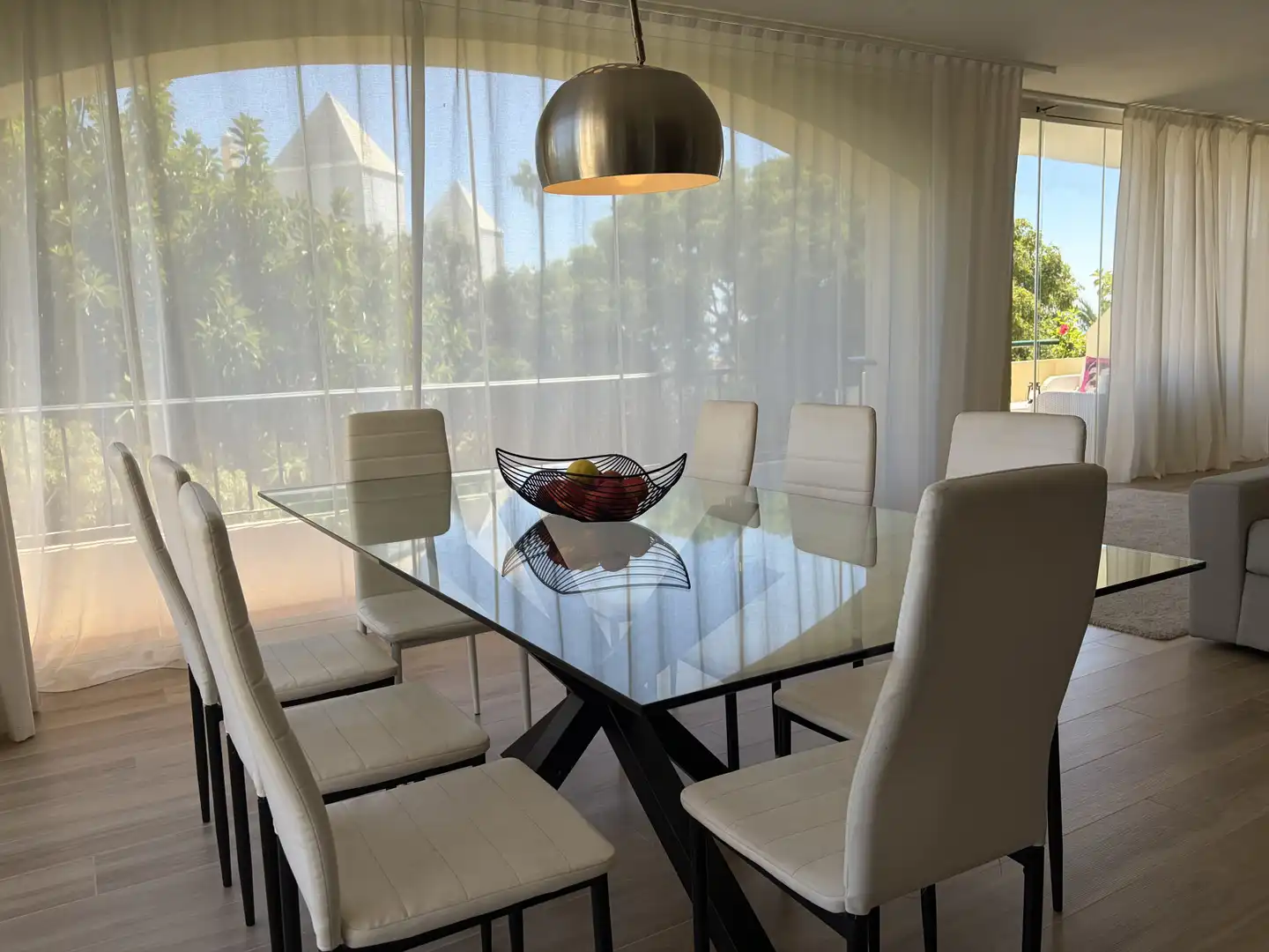 Menjador de Apartament de lloguer en Marbella amb Aire condicionat, Terrassa i Piscina