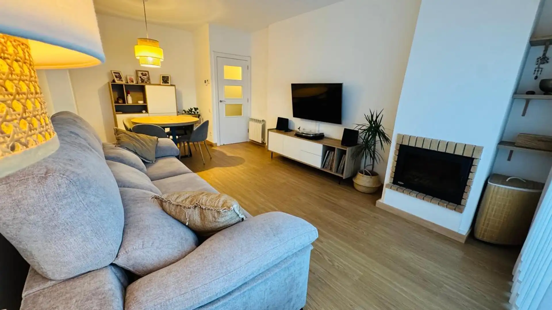 Living room of Flat for sale in Sabadell  with Air Conditioner, Heating and Parquet flooring