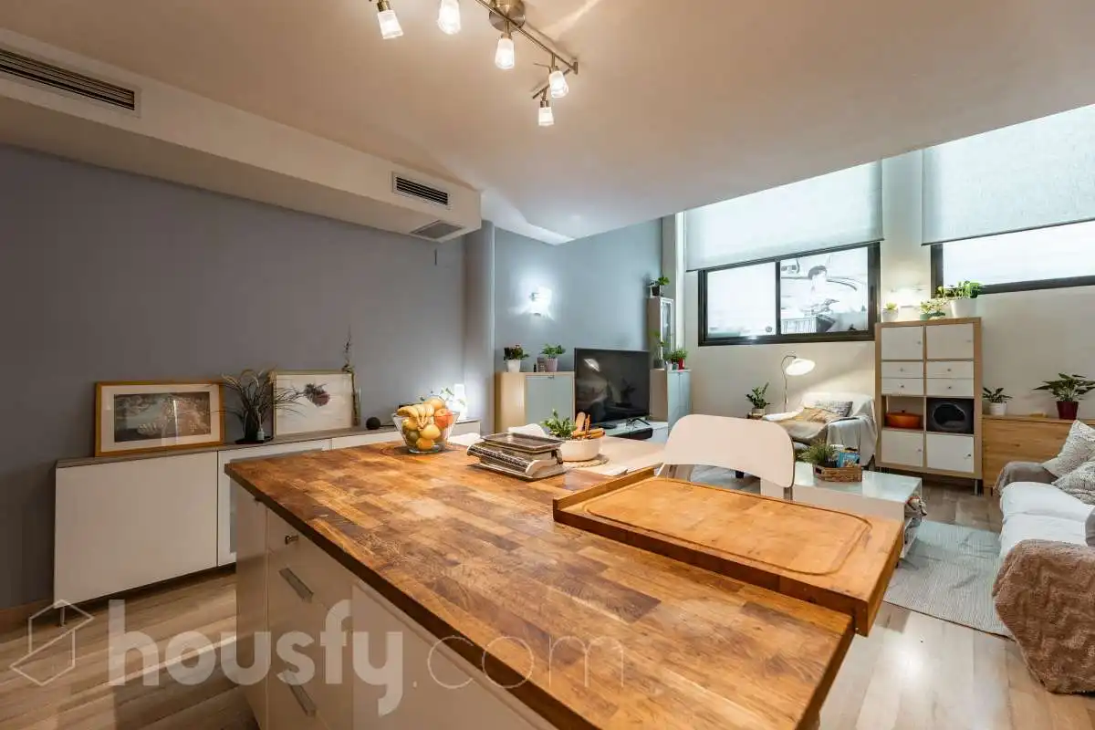 Kitchen of Duplexes for sale in L'Hospitalet de Llobregat  with Air Conditioner, Heating and Parquet flooring