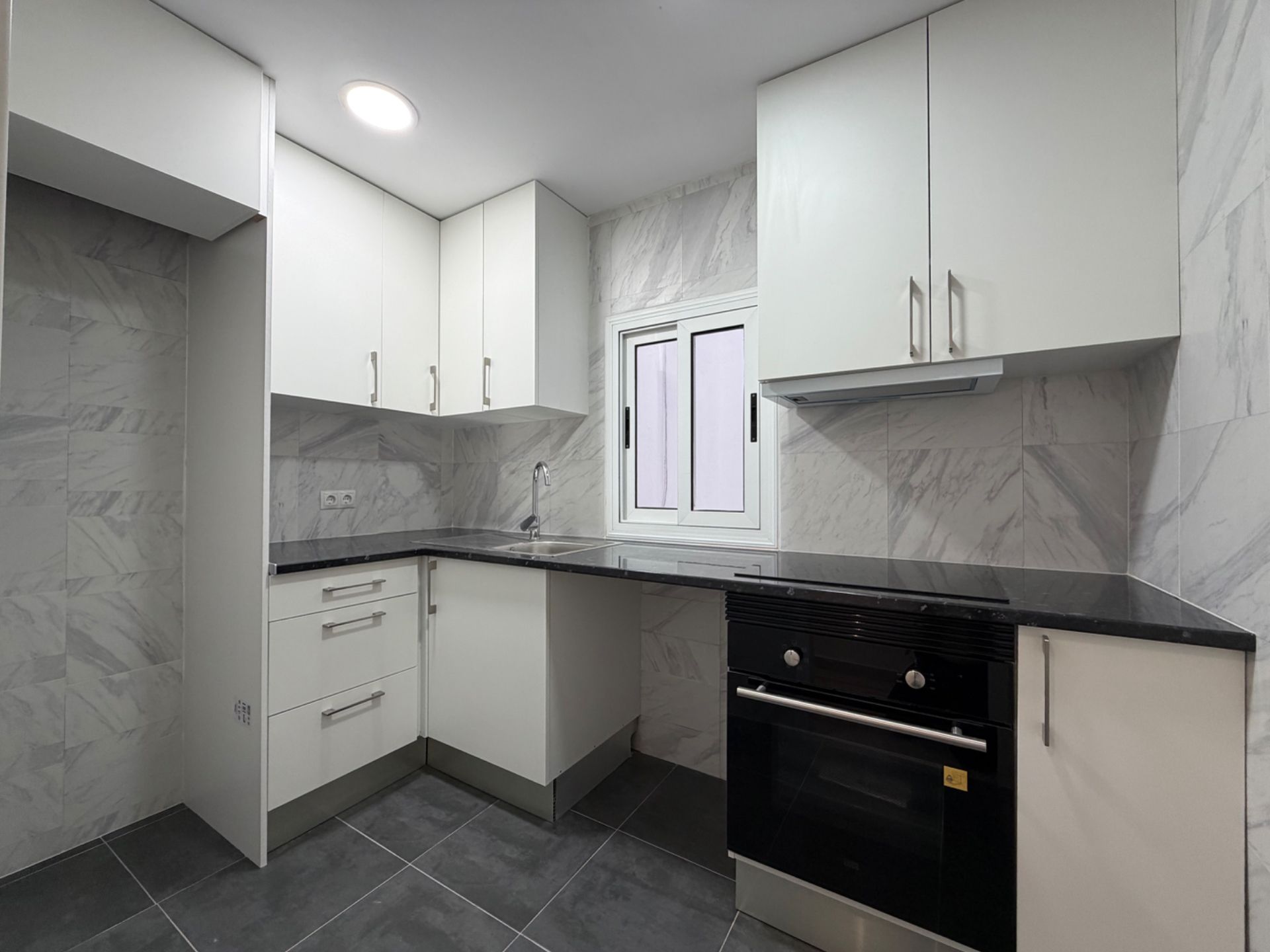 Cuina de Pis en venda en Mollet del Vallès amb Parquet i Forn